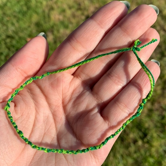 3 Woven Friendship Bracelets (Green) - Picture 4 of 8